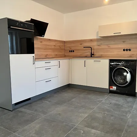 아파트 - Eg Mosel- & Weinquartier, Terrasse, Parkplatz, Moderne Kueche Bis 4 Personen