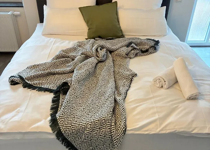 - Eg Mosel- & Weinquartier, Terrasse, Parkplatz, Moderne Kueche Bis 4 Personen 公寓