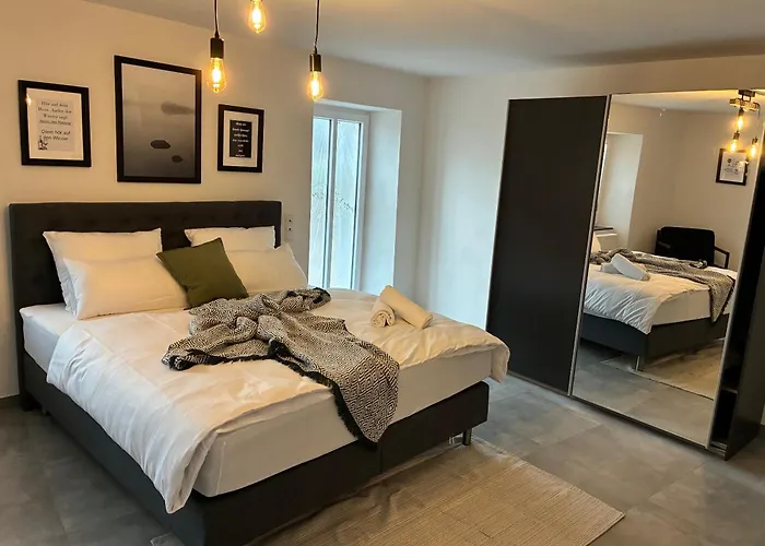 - Eg Mosel- & Weinquartier, Terrasse, Parkplatz, Moderne Kueche Bis 4 Personen 公寓 *