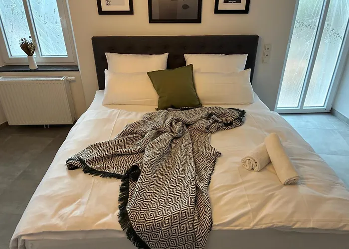 - Eg Mosel- & Weinquartier, Terrasse, Parkplatz, Moderne Kueche Bis 4 Personen *