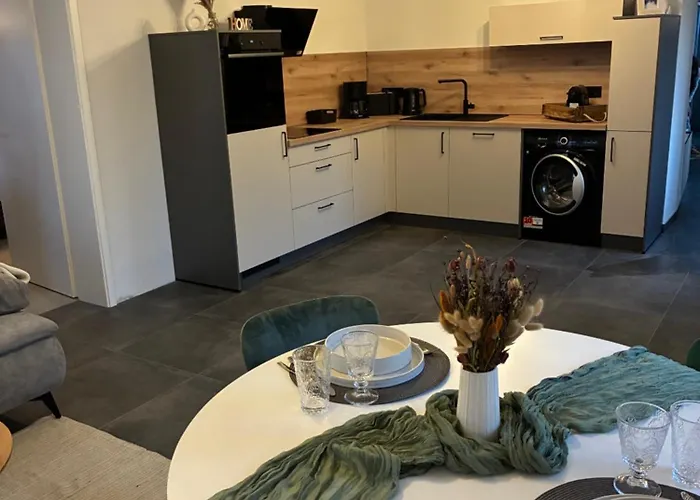 - Eg Mosel- & Weinquartier, Terrasse, Parkplatz, Moderne Kueche Bis 4 Personen 公寓